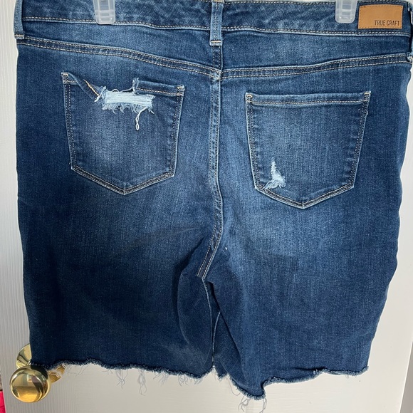 True craft Bermuda shorts - Picture 2 of 2